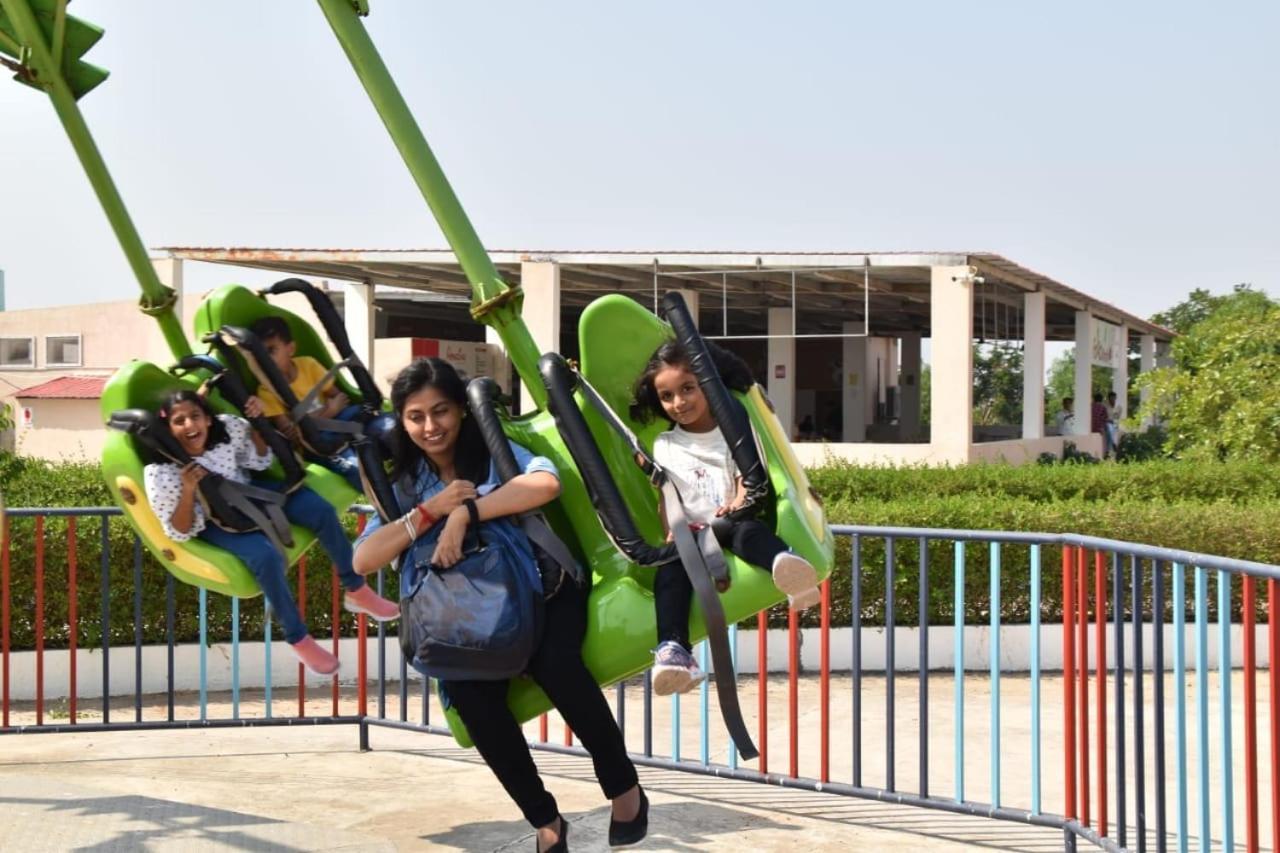 Hotel Amazing Fun World By Nexottel Dwārka Exterior foto